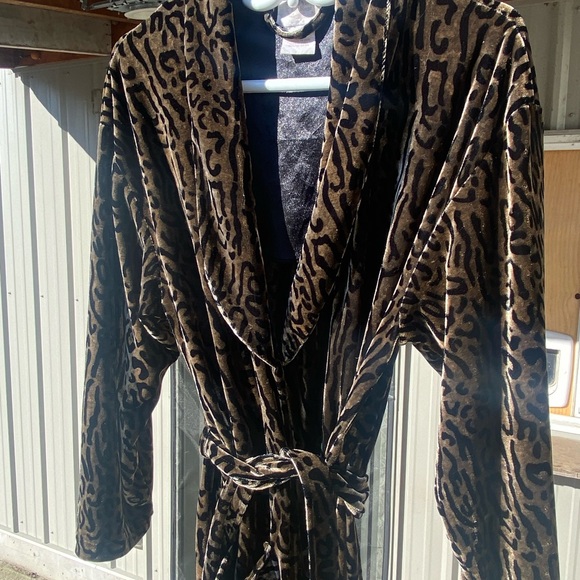 Leopard Print Velvet Robe S/M - Picture 4 of 8